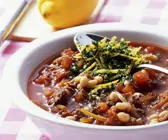 Bohnen-Hackfleischsoße mit Gremolata