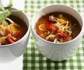 Suppe mit Weißkohl und Lamm