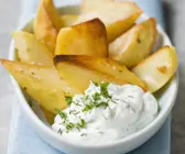 Kartoffel-Wedges mit Quark-Dip