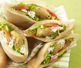 Pitabrote mit Falafel