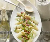 Spargelsalat mit Rhabarber-Vinaigrette