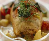 Putenbraten mit Ananas und Tomaten auf Thai-Art