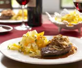 Zwiebelbraten mit Kürbisnudeln