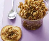 Süßes Feigen-Mandel-Pesto auf Röstbrot