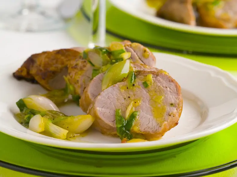 Schweinelende mit Zwiebelsoße