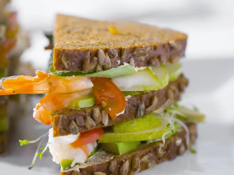 Sandwich mit Birnen und Shrimps