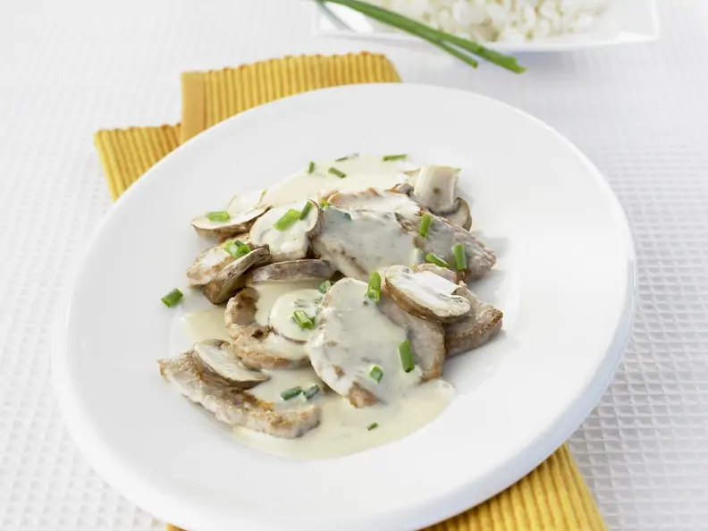 Cremiges Schweinegeschnetzeltes mit Champignons