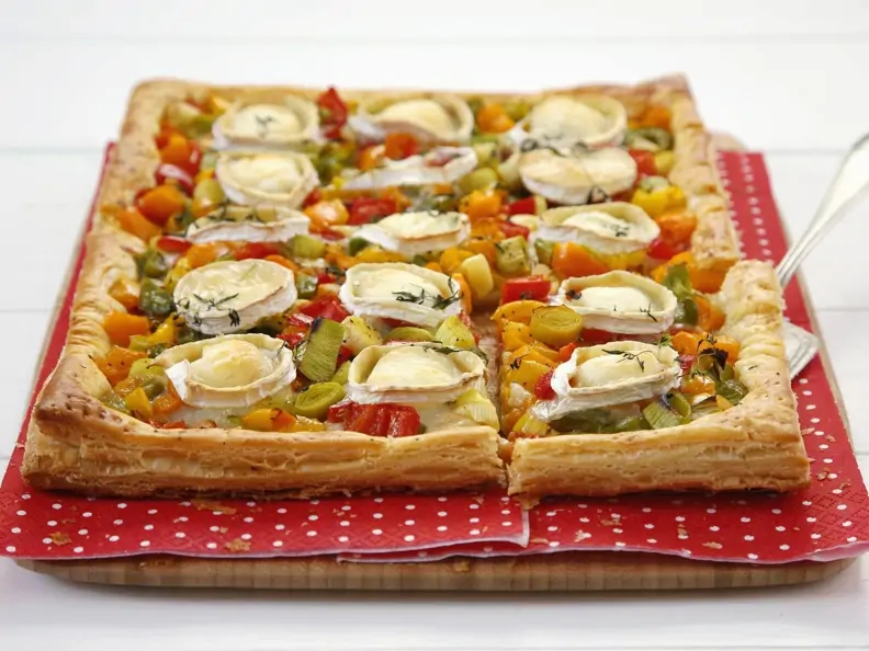 Lauchkuchen mit Paprika und Ziegenkäse