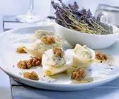 Birnen mit Roquefort-Füllung und Walnüssen