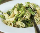 Pasta mit Erbsen und grünen Bohnen
