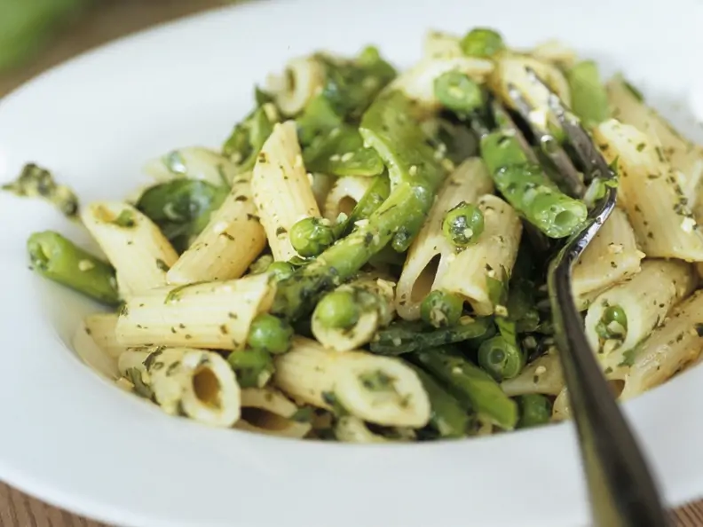 Pasta mit Erbsen und grünen Bohnen