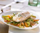 Rotbarsch mit Gemüse und Safranbutter