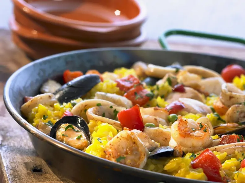 Klassische Meeresfrüchte-Paella
