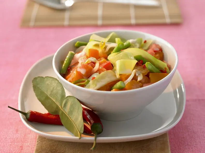 Curry mit Kürbis, Süßkartoffeln, Kohl und Bohnen