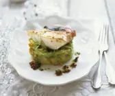 Steinbutt in Salbei-Schinken-Hülle mit Tomatensalsa
