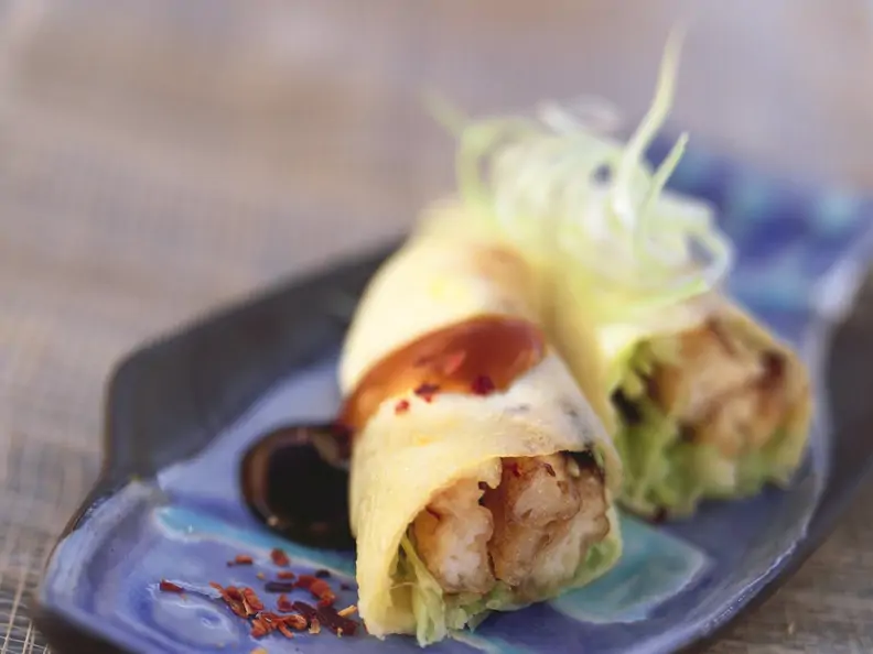Chinesische Pfannkuchen mit Porre und Schollenfilet