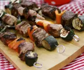 Fleisch-Gemüse-Spieße vom Grill