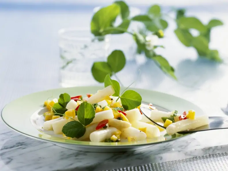 Spargel-Mango-Salat
