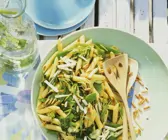Pastasalat mit Zuckerschoten
