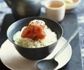Sashimi vom Thunfisch mit Tee-Reis