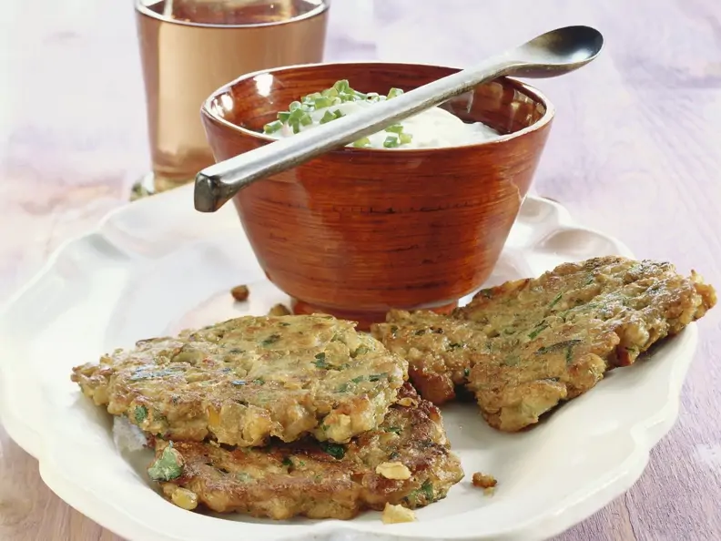 Linsenbratlinge mit Schmanddip