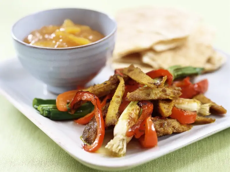 Gebratene Putenstreifen mit Aprikosenchutney