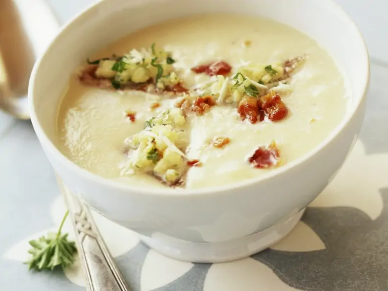 Kohlrübensuppe mit Speck