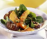 Entenleber mit fruchtigen Rapunzelsalat