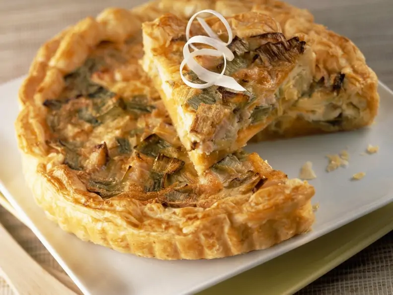 Quiche mit Porree und Lachsforelle