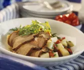 Kalbsbraten mit Paprika-Kartoffel-Salat