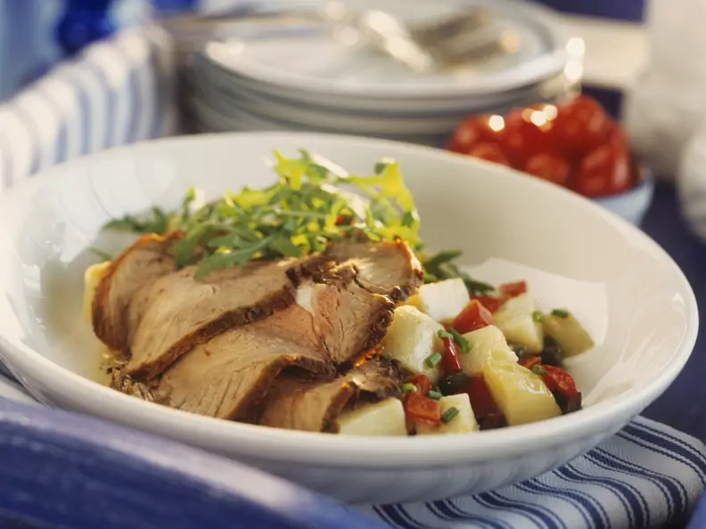 Kalbsbraten mit Paprika-Kartoffel-Salat