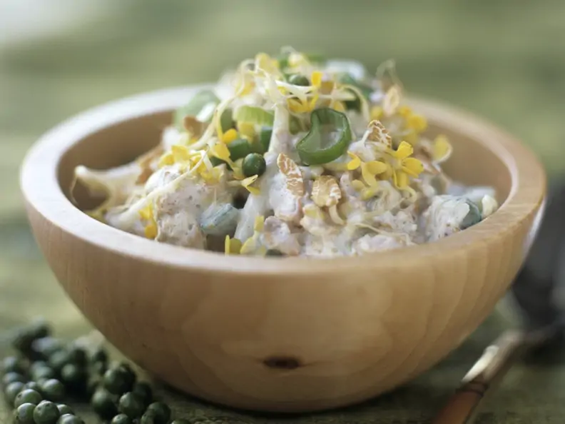 Herzhaftes Müsli mit Dinkelsprossen