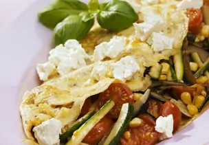 Omelett mit Feta und Gemüse