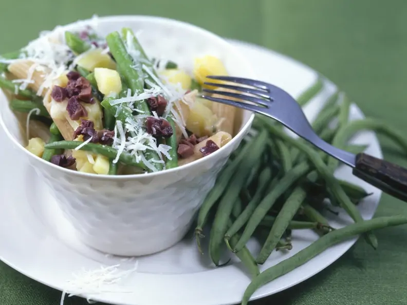 Vollkornnudeln mit Kartoffeln und grünen Bohnen