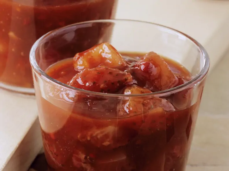 Tomatenchutney mit Erdbeeren