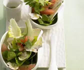 Salat mit Grapefruit und Weichkäse