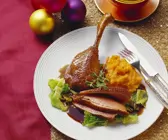 Gänsekeulen mit Kürbispüree und Wirsinggemüse