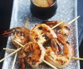 Gegrillte Garnelen auf indonesische Art