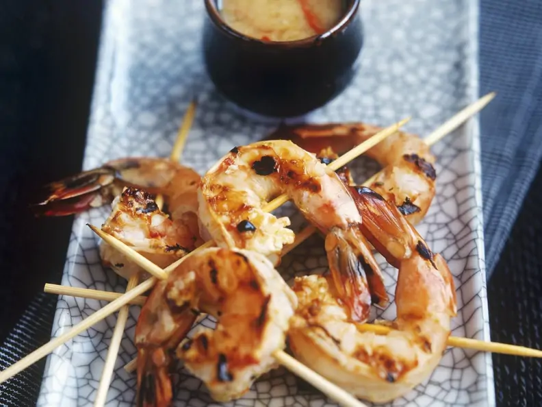 Gegrillte Garnelen auf indonesische Art