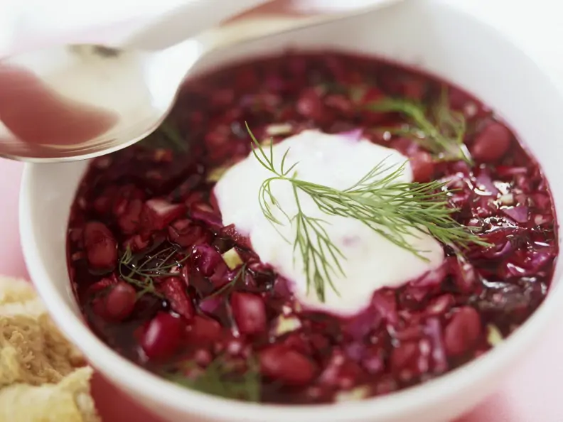 Kohlsuppe mit Roter Bete (Borschtsch)