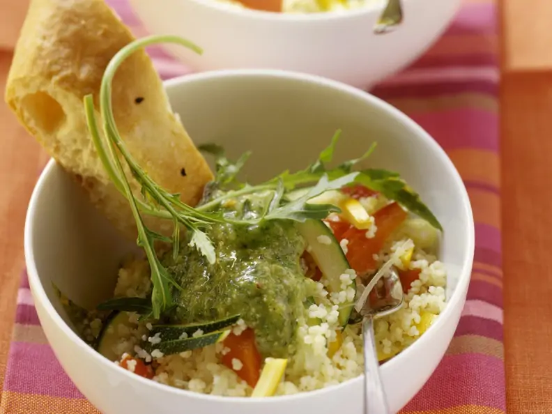 Couscous mit Paprika dazu Rucola-Birnen-Soße