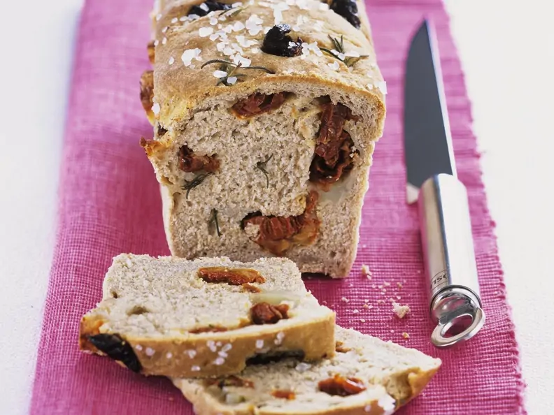 Brot mit Tomaten und Rosmarin
