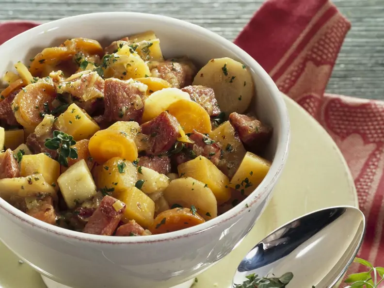 Steckrübentopf mit Gepökeltem Fleisch