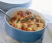 Nudelauflauf mit Käse und Tomaten