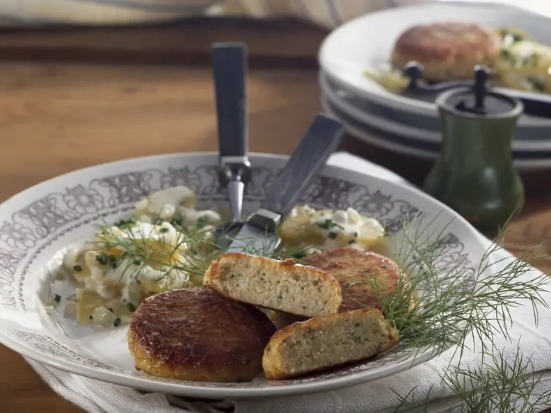 Fischbuletten mit Kartoffelsalat