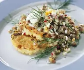 Matjestatar auf Kartoffelpuffern