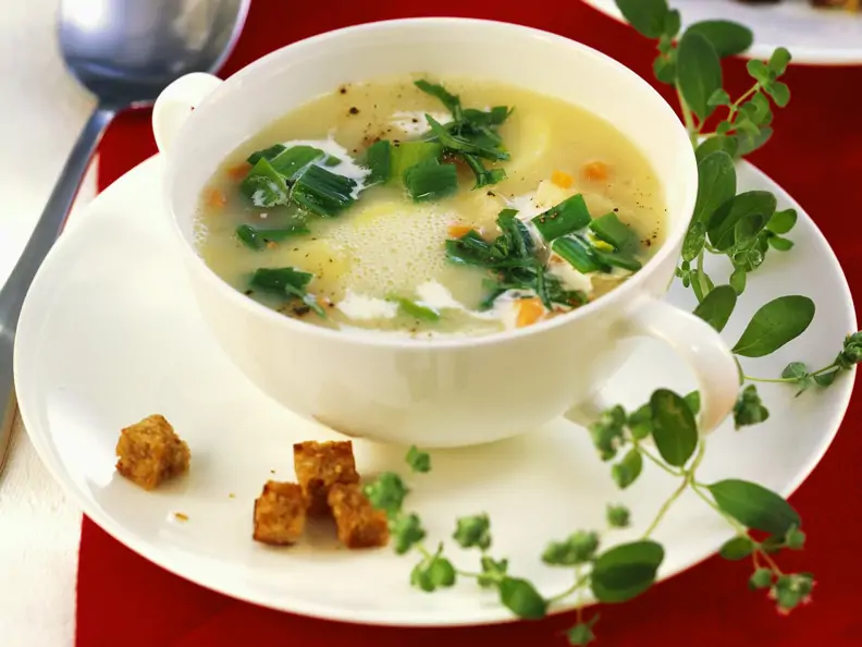 Cremige Kartoffelsuppe mit Majoran