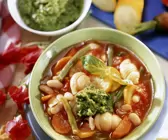 Minestrone mit grünem Pesto