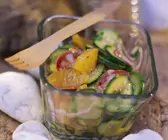 Zucchini-Salami-Salat mit Orangen