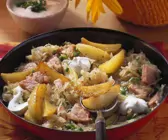 Kartoffel-Sauerkraut-Pfanne mit Kassler